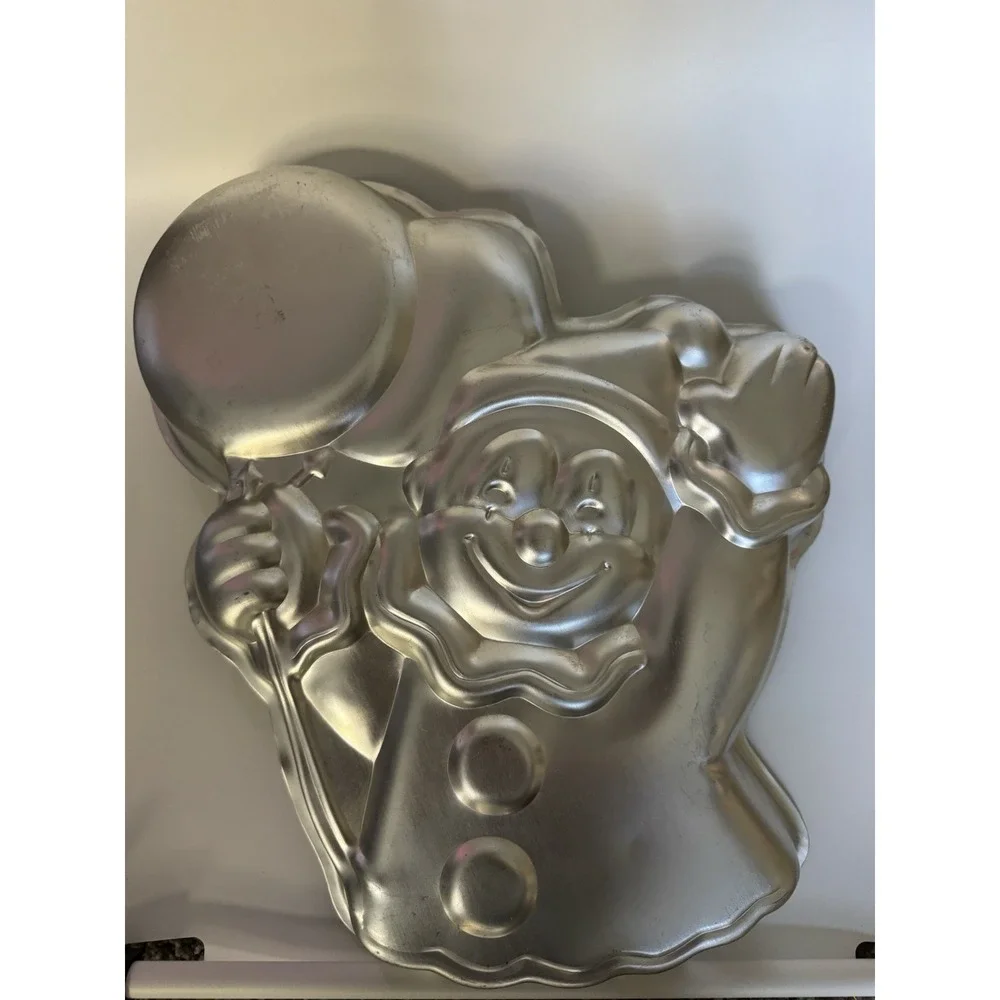 Vintage 1981 Wilton Circus Clown with Balloon Birthday Cake Pan 1981 #502-3193